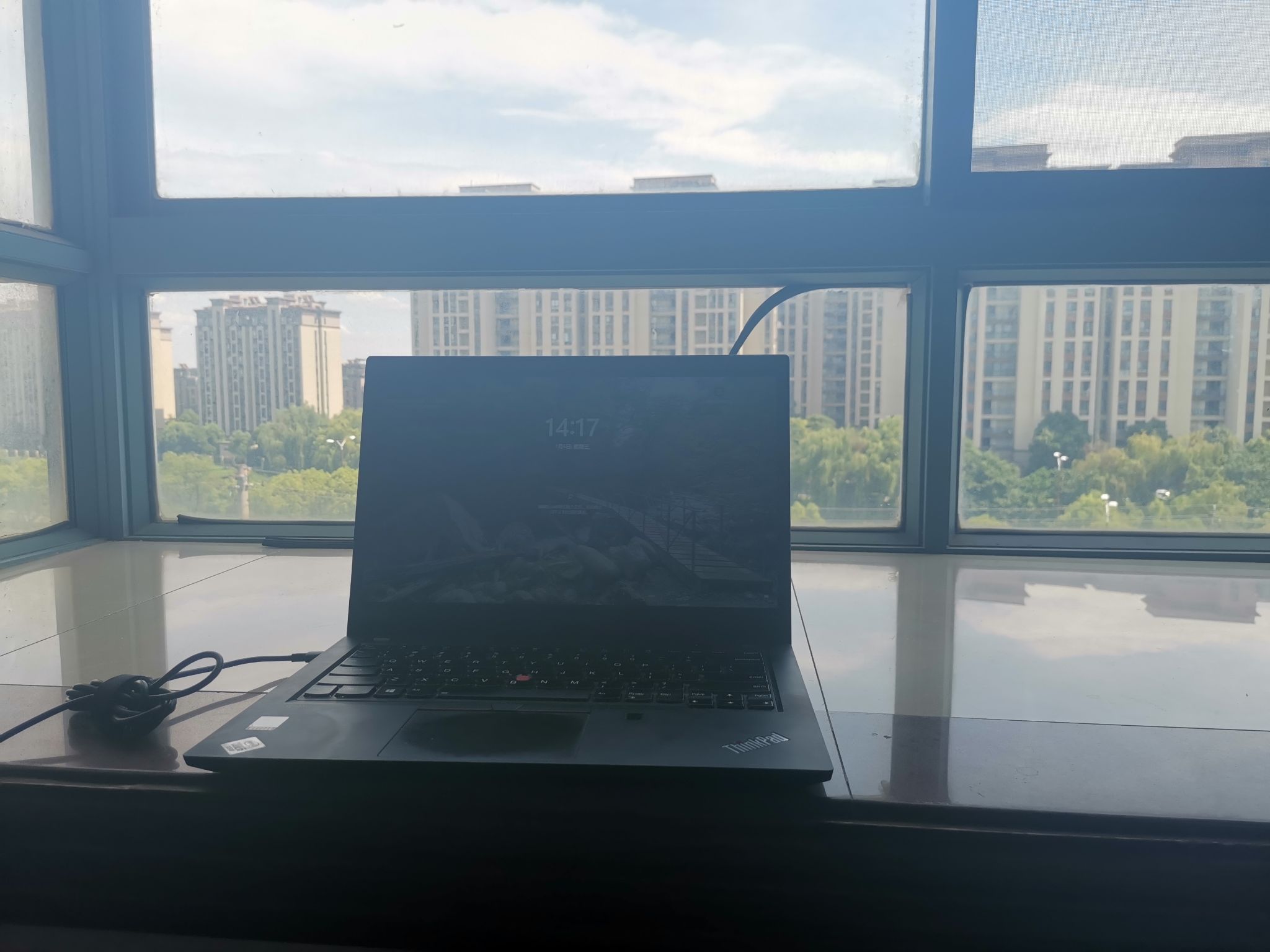 没有鼠标，但我有飘窗