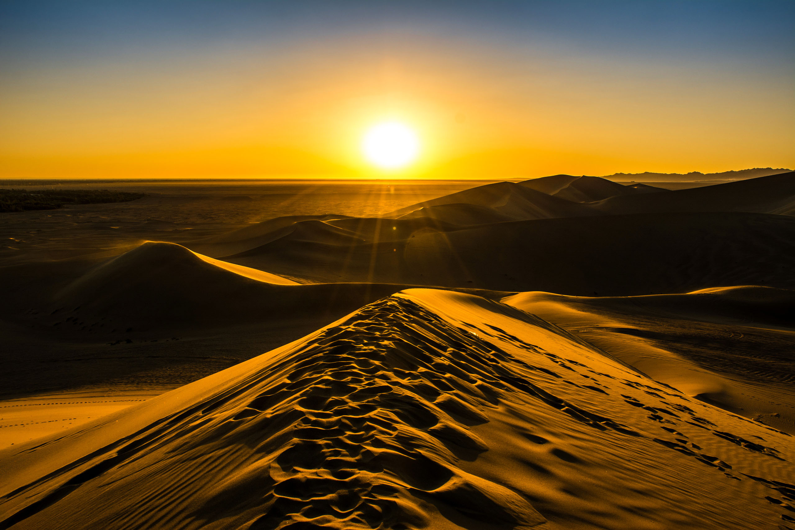 沙漠日出照片图片