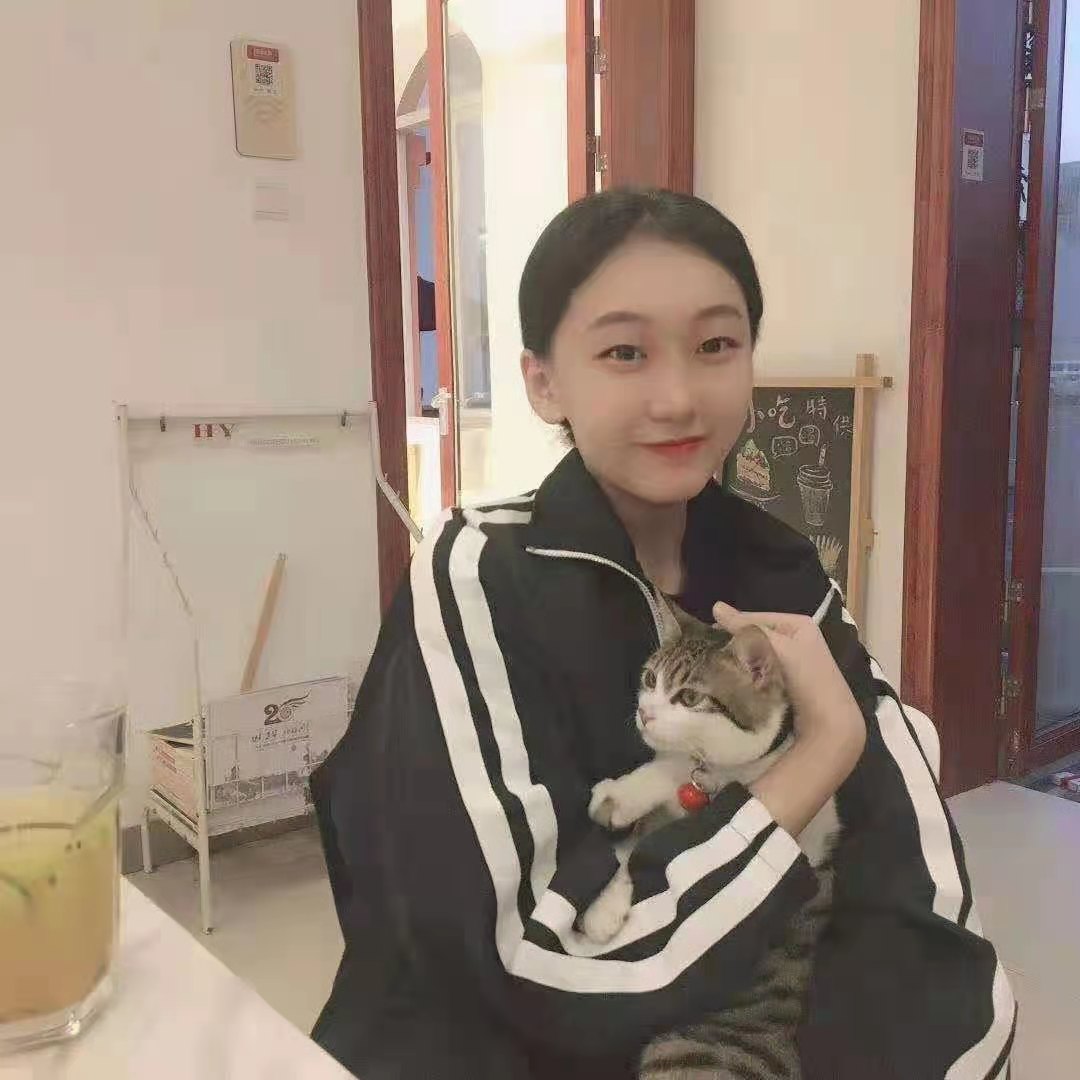 礼仪部负责人 李亦崧