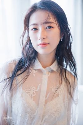 Zhou Yu Tong 周雨彤