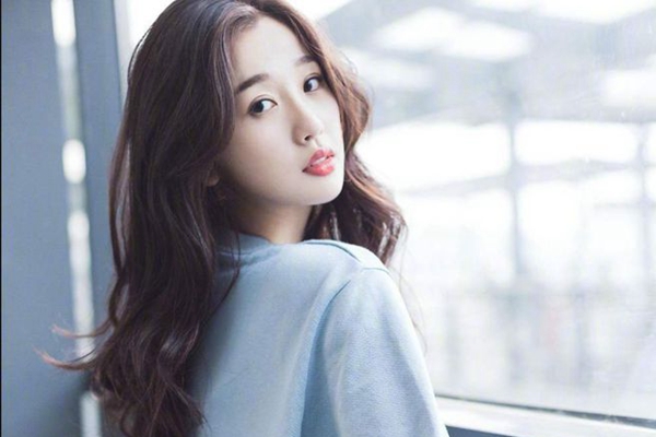  Esther Yu Shu Xin 虞书欣