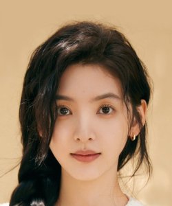 Zhang Ruo Nan 章若楠