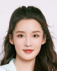 Li Qin 李沁