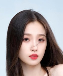 Esther Yu Shu Xin 虞书欣