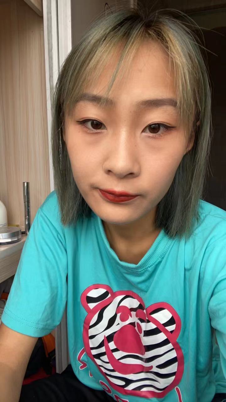 嗯