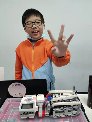 杨超轶