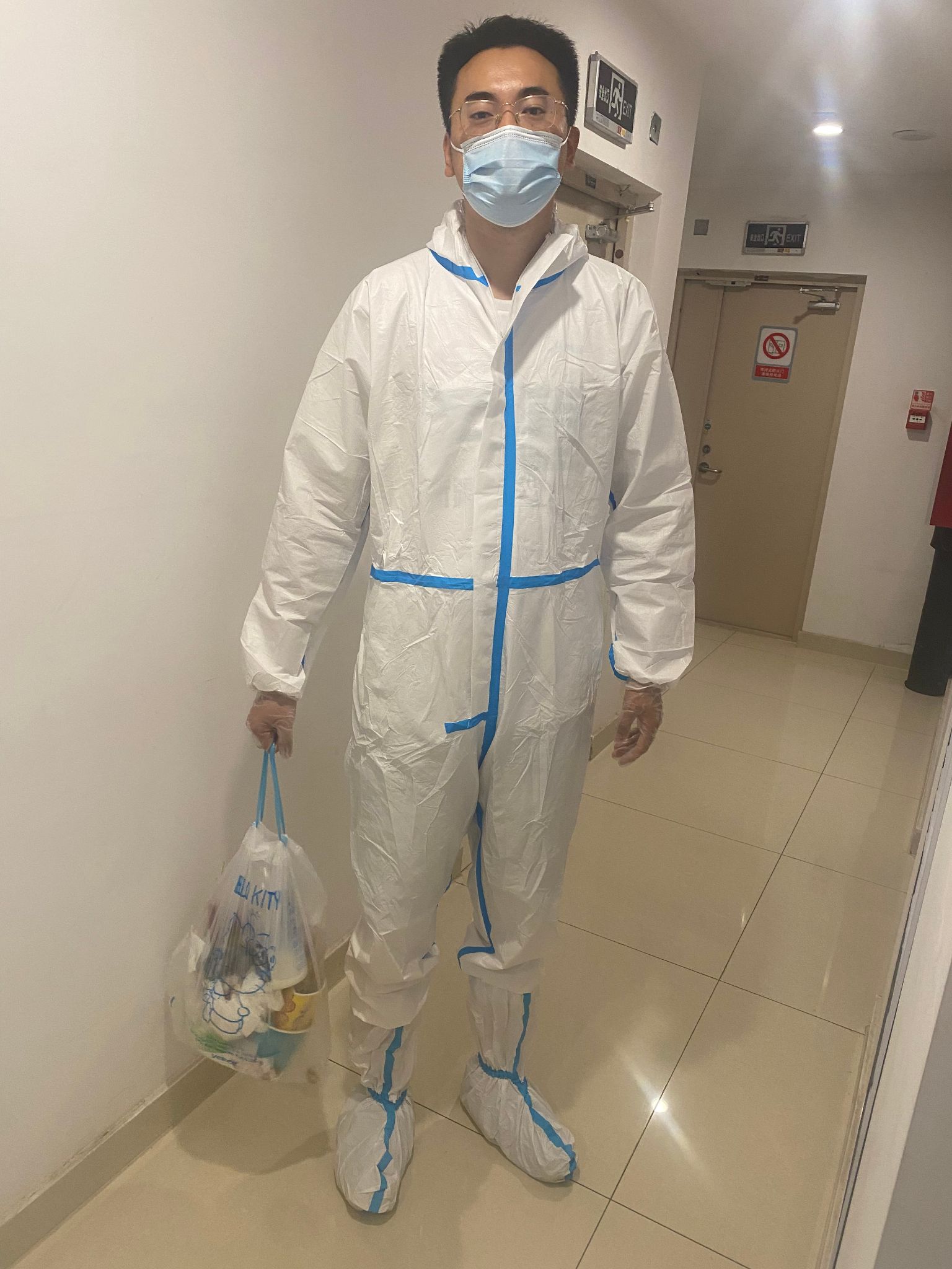 非现场办公风采-乌市北京南路营业部-张腾文