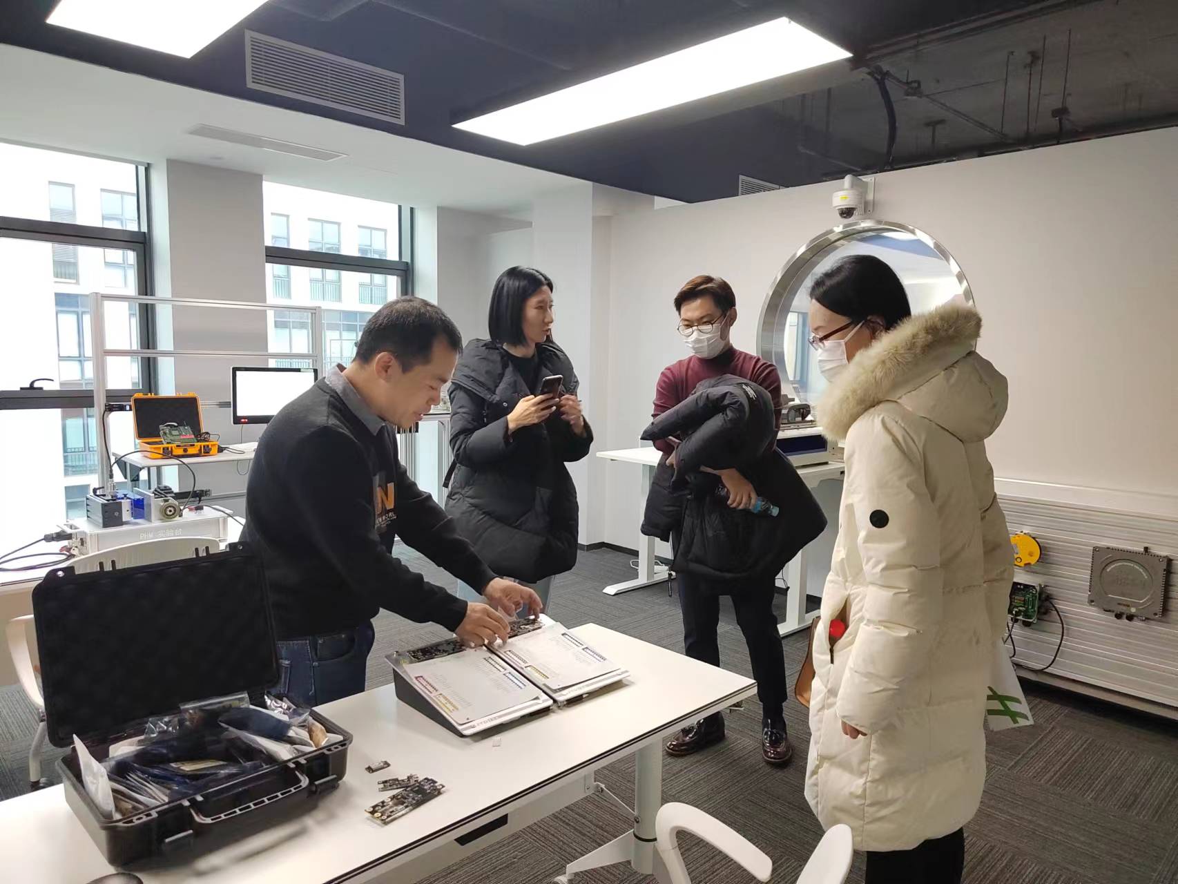 31 《韩国主流媒体采访竞业达》